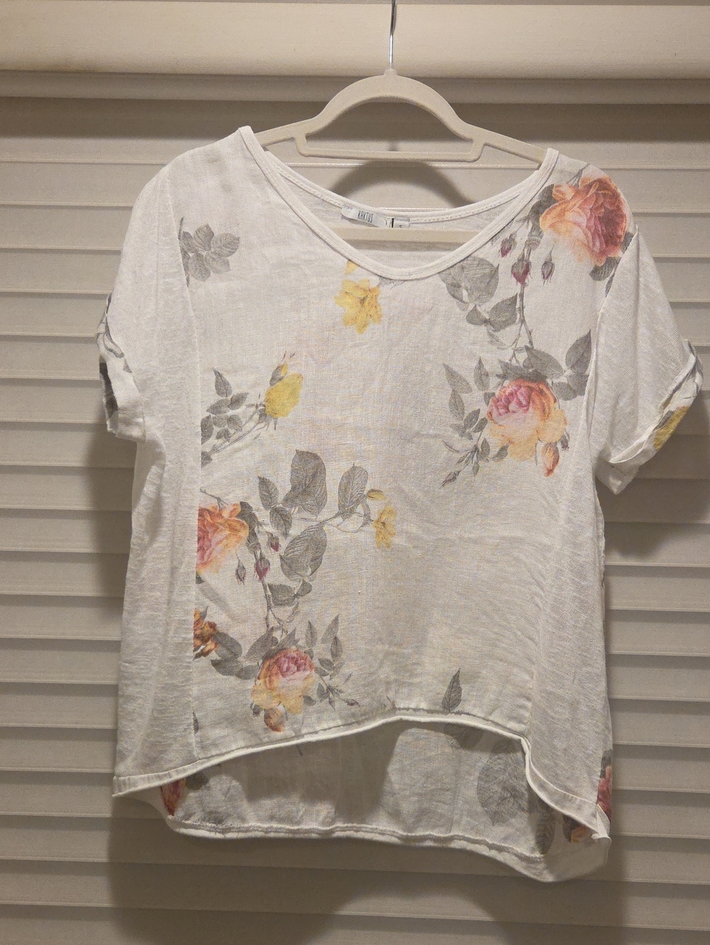 White 100% linen Floral Short Sleeve Tee with Soft Rose Print
